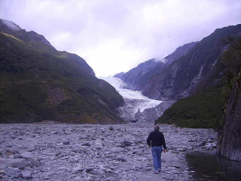 PICT2610.JPG - Walk to the glacier