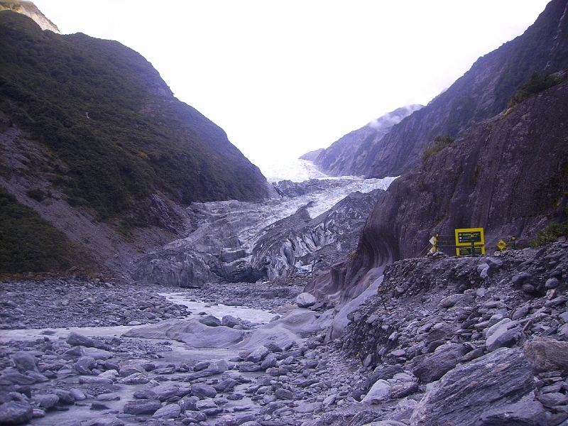 PICT2617.JPG - Walk to the glacier