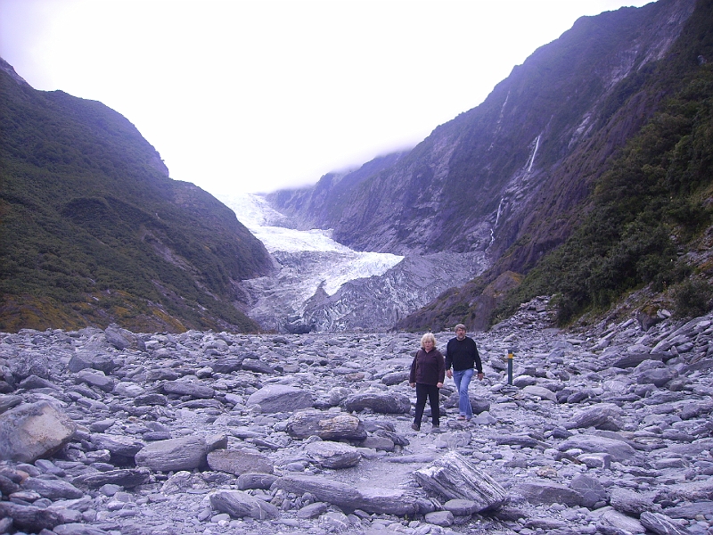 PICT2619.JPG - Walk to the glacier