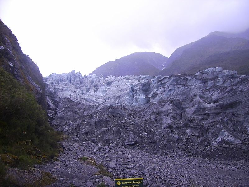 PICT2635.JPG - The walk to Fox Glacier