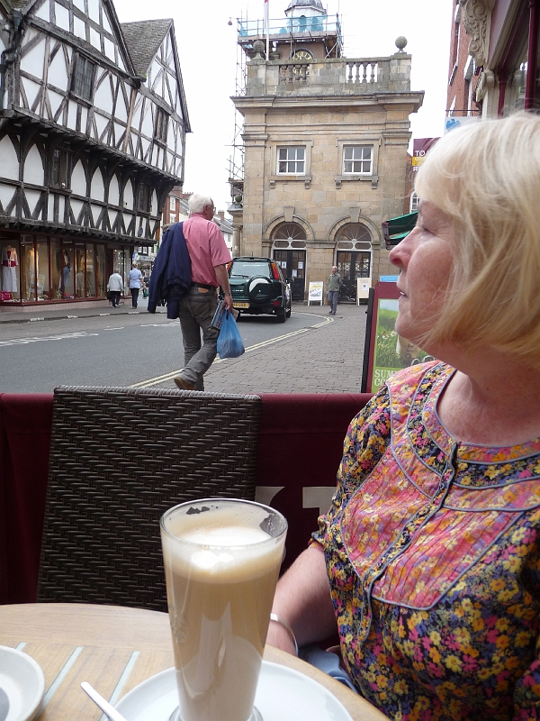 P1000423.JPG - Ludlow - time for morning coffee in Costa's